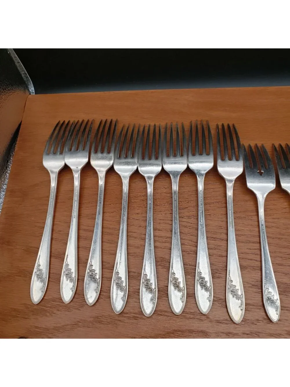 Tudor Plate Queen Bess II Flatware Set Service for 8 Oneida Silverplate